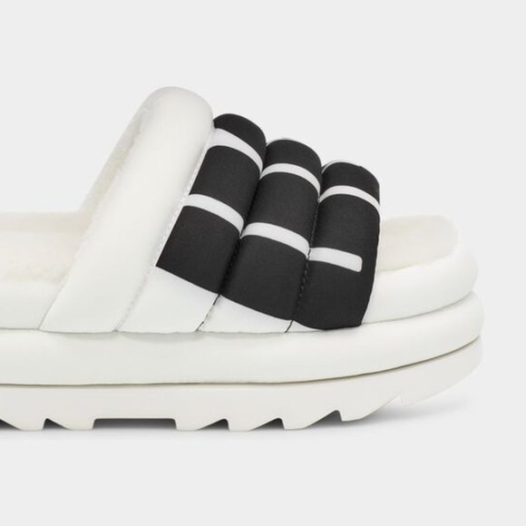 UGG Maxi Slide Logo Sandal. New! - Picture 2 of 11